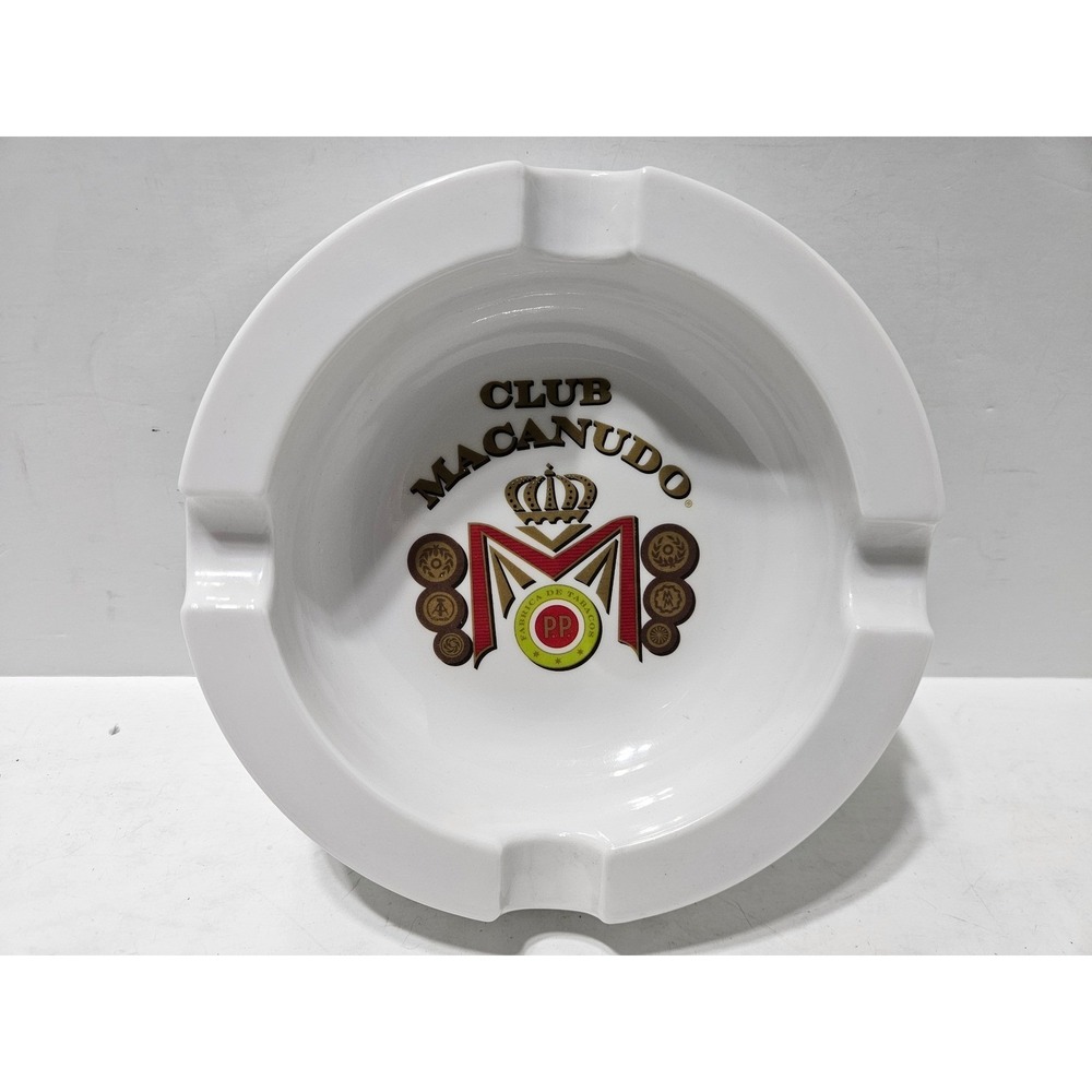 Club Macanudo Ashtray White Plastic 4-Slot Round Cigar Tobacciana